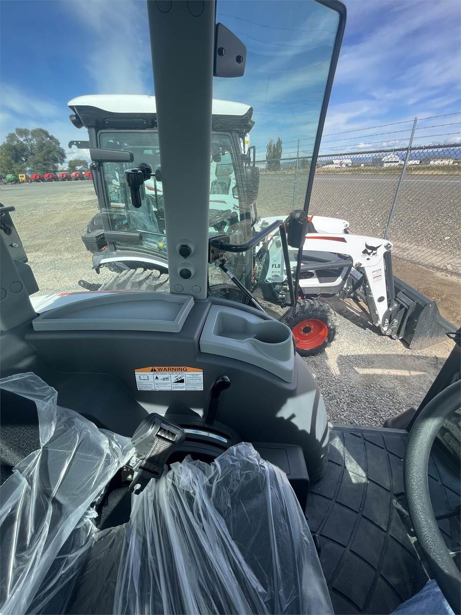 Tractors-40-99-HP-Bobcat-CT5555-41319010