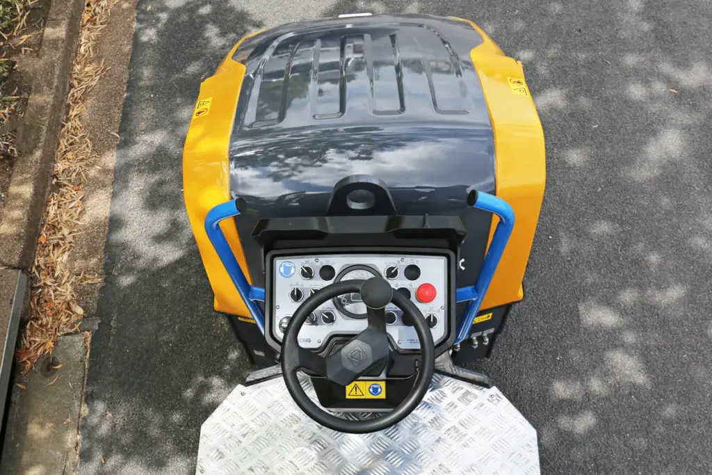 XCMG-XD120-Vibratory-Roller-2Tonne-Newcastle-Brisbane-Perth-Controls-1024x683-1