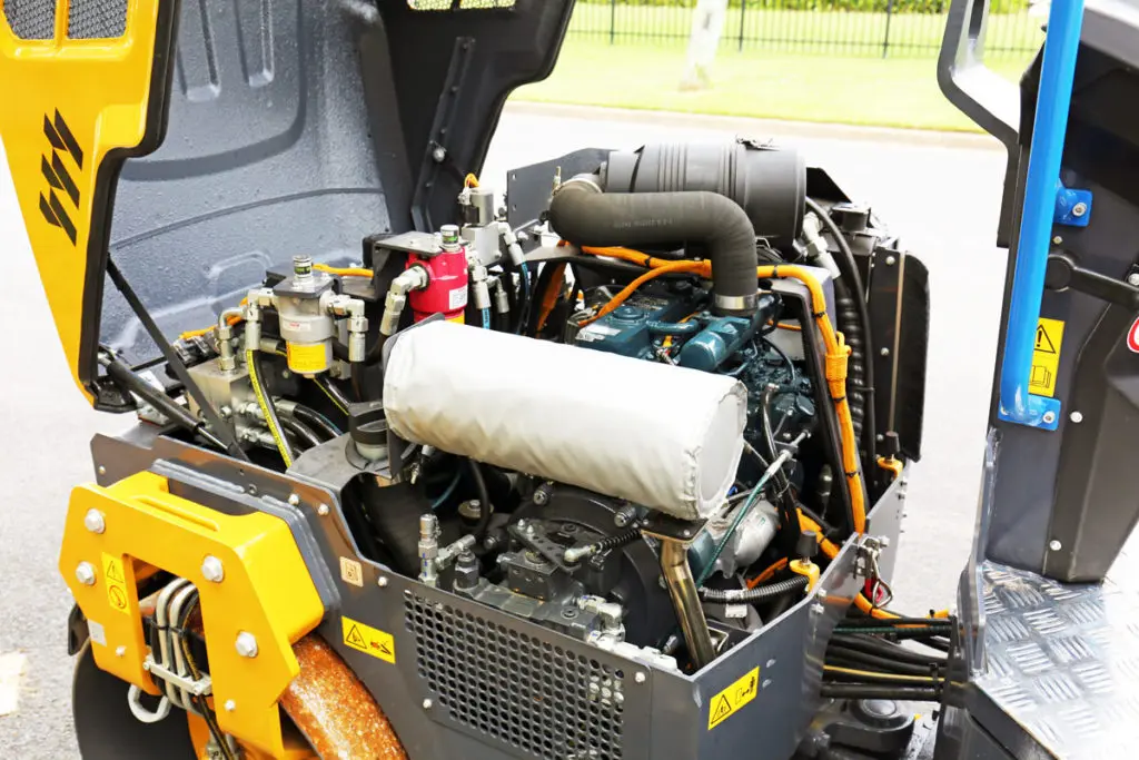 XCMG-XD120-Vibratory-Roller-2Tonne-Newcastle-Brisbane-Perth-Engine2-1024x683-1