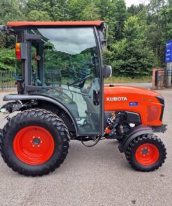 Kubota STW40 TRACTOR